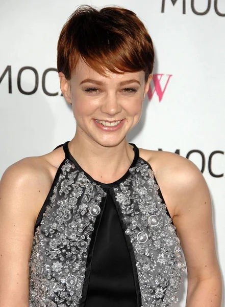 Carey Mulligan Wearing Prada Dress Arrivals Moca 30Th Anniversary Gala — Stock Photo, Image