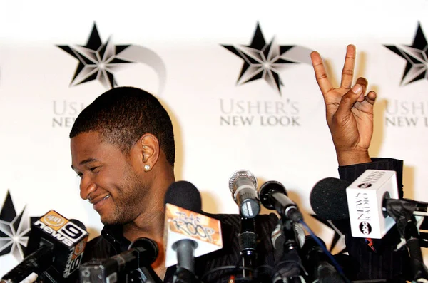 Usher Usher Için Basın Toplantısında Gençlik Için New Look Vakfı — Stok fotoğraf