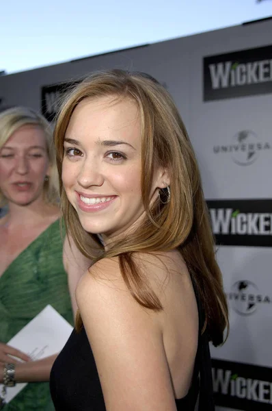 Andrea Bowen Las Llegadas Wicked Opening Night Organizada Por Universal —  Fotos de Stock