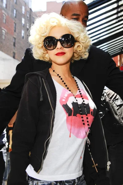 Christina Aguilera Enters Her Soho Hotel Out Celebrity Candids Friday — стоковое фото