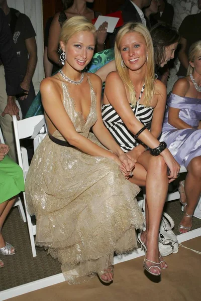 Paris Hilton Nikki Hilton Arrivals Alvin Valley Spring Summer 2006 — ストック写真