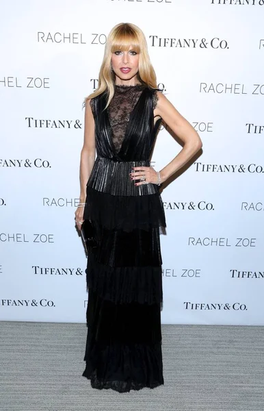 Rachel Zoe Portant Une Robe Valentino Aux Arrivées Pour Rachel — Photo