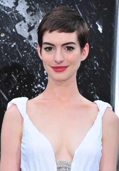 Anne Hathaway Agli Arrivi Dark Knight Rises Premiere Amc Loews — Foto Stock