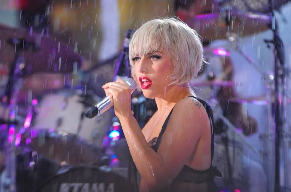 Lady Gaga Stage Nbc Today Show Concert Lady Gaga Rockefeller — Stock Photo, Image