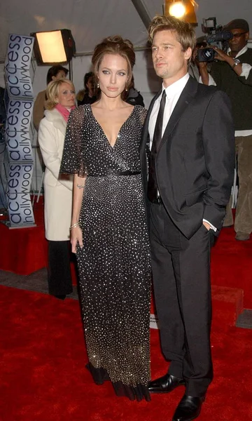 Angelina Jolie Brad Pitt Arrivals Premiere Good Shepherd Ziegfeld Theatre — Foto de Stock