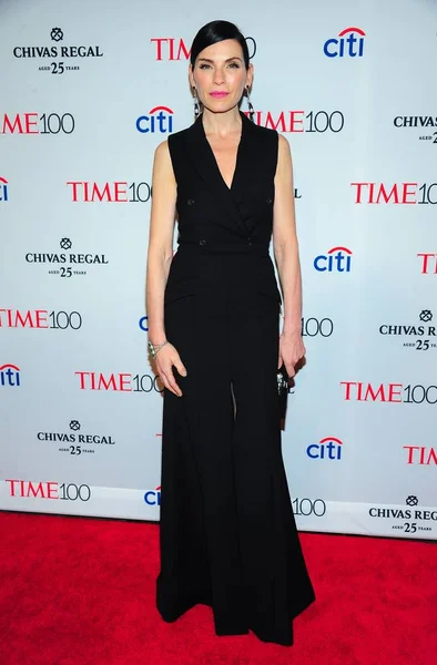 Julianna Margulies Vestindo Vestido Michael Kors Chegadas Para Time 100 — Fotografia de Stock