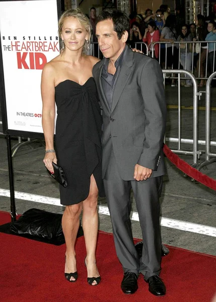 Christine Taylor, Ben Stiller Heartbreak Kid Premiere için gelenler, Mann's Village Tiyatrosu, Los Angeles, Ca, Eylül 27, 2007. Fotoğraf: Adam Orchon / Everett Koleksiyonu