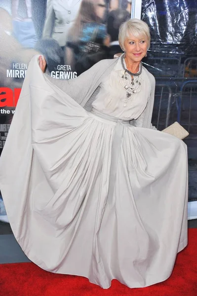 Helen Mirren Vistiendo Lanvin Las Llegadas Para Arthur Premiere Ziegfeld — Foto de Stock