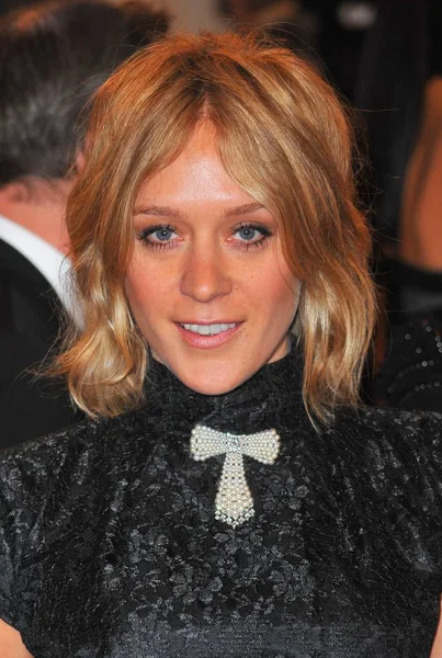 Chloe Sevigny Las Llegadas Para Alexander Mcqueen Savage Beauty Opening — Foto de Stock