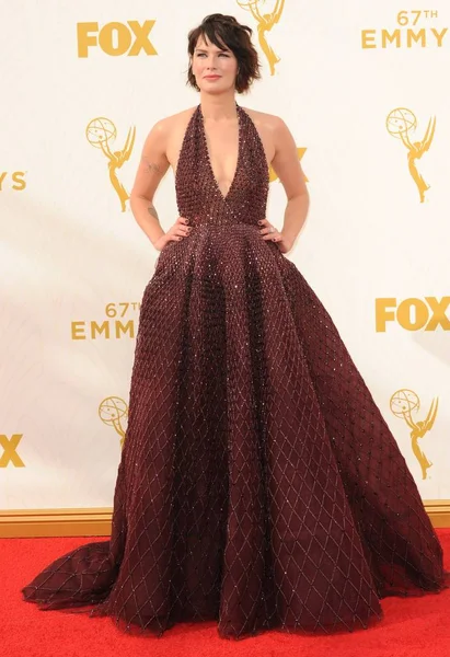 Lena Headey Vid Ankomst För Primetime Emmy Awards 2015 Ankomster — Stockfoto