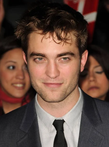 Robert Pattinson Při Příjezdu Šeré Ságy Rozbití Úsvitu Část Premiéra — Stock fotografie