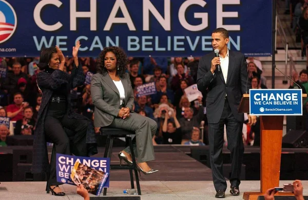 Michelle Obama Oprah Winfrey Barack Obama Asistiendo Mitin Campaña Barack —  Fotos de Stock