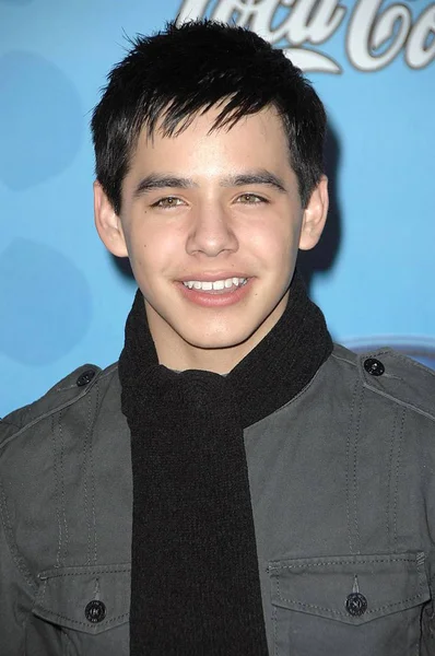 David Archuleta Vid Ankomster För Topp American Idol Tävlande Årligt — Stockfoto