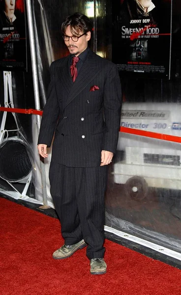 Johnny Depp Arrivals New York Premiere Sweeney Todd Ziegfeld Theatre — Stock Photo, Image