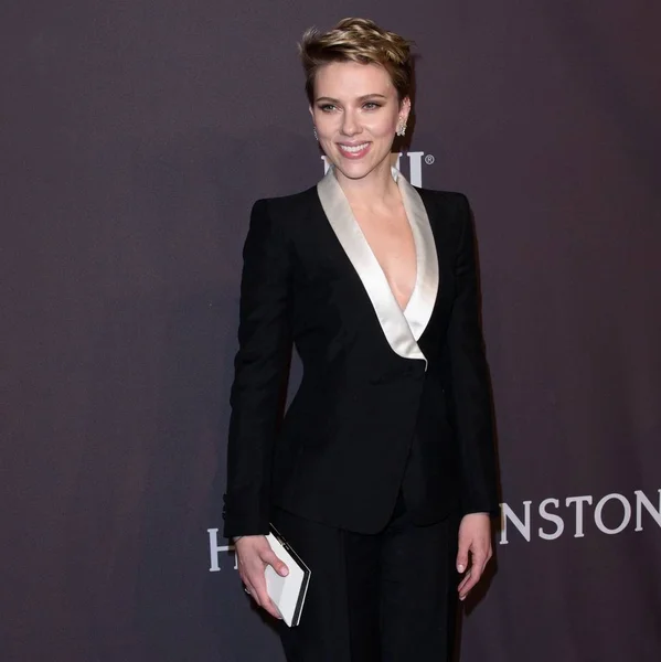 Scarlett Johansson Při Příjezdu Ročník New York Gala Cipriani Wall — Stock fotografie