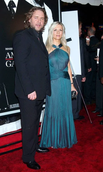 Russell Crowe Danielle Spencer Arrivals Premiere American Gangster Benefit Boys — Stock Photo, Image