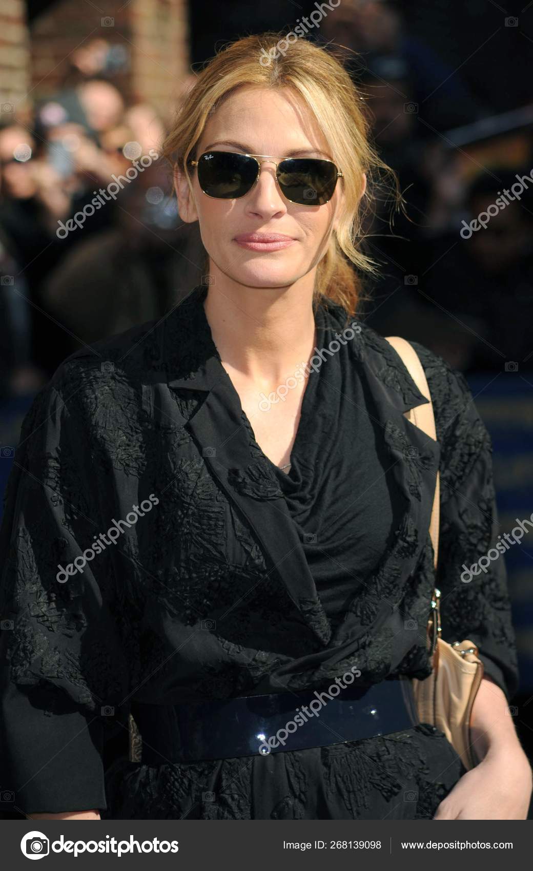 julia roberts ray ban sunglasses