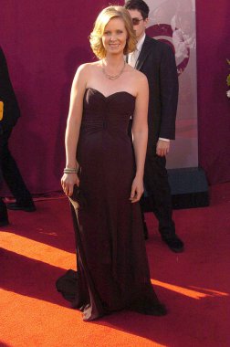 Cynthia Nixon gelen gelen 57 yıllık Primetime Emmy Ödülleri, Shrine Auditorium, Los Angeles, CA, 18 Eylül 2005. Fotoğraf: Dee Cercone/Everett Collection