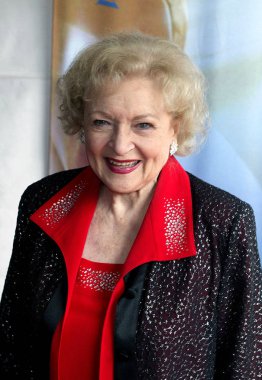 Betty White 2005 Yazarlar Guild Awards, Hollywood Palladium, Los Angeles, CA, 19 Şubat 2005 için gelenler. Fotoğraf: Emilio Flores/Everett Collection