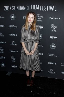 Emily Browning, Sundance Film Festivali 2017 Altın Çıkışlar Galası için gelenler, The Library Theater, Park City, Ut Ocak 22, 2017. Fotoğraf: James Atoa / Everett Koleksiyonu