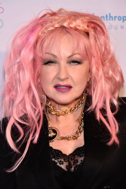 Acele hayırseverliği Sanat Vakfı Hearts eğitim Öğle Yemeği, The Plaza otel, New York, NY 11 Mart 2016 için gelen gelen Cyndi Lauper. Fotoğraf: Steven Ferdman/Everett Collection