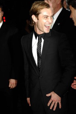Jude Law Tatil New York Prömiyeri için gelenler, Ziegfeld Tiyatrosu, New York, Ny, Kasım 29, 2006. Fotoğraf: Ray Tamarra / Everett Koleksiyonu
