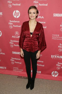 Olivia Cooke beni ve Earl ve Dying kız prömiyeri 2015 Sundance Film Festivali, Eccles Merkezi, Park City, UT Ocak 25, 2015 için gelenler de. Fotoğraf: James Atoa/Everett Collection