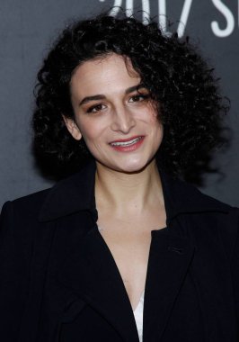 Jenny Slate, Sundance Film Festivali 2017, Eccles Tiyatrosu, Park City, UT Ocak 20, 2017, Landline Premiere için gelenler. Fotoğraf: James Atoa/Everett Collection