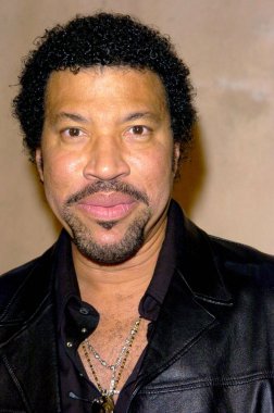 Lionel Richie 2005 Mid-Autumn Night's Dream, Buffalo Club, Santa Monica, Ca, 06 Kasım 2005 için gelenler. Fotoğraf: David Longendyke / Everett Koleksiyonu