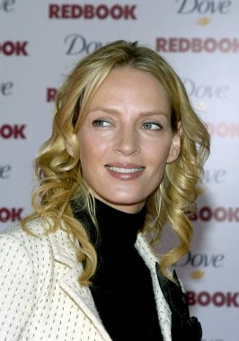 Aktris Uma Thurman Lincoln Center Avery Fisher Hall Redbook Yıllık Mothers & Shakers Ödülleri katılır, Ny, Eylül 20, 2004. (Fotoğraf: S.Sarac/Everett Collection)