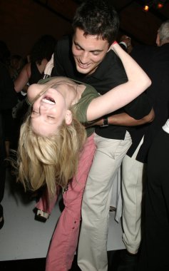 Lydia Hearst ve Fabian Basabe, Parrish Sanat Müzesi 'nde 17 Temmuz 'da Midsummer gece gala 'da, 2004 Southampton, N. Y