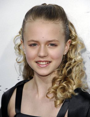 Önsezi Dünya Prömiyeri için gelenler de Courtney Taylor Burness, Arclight Hollywood Cinerama Dome, Los Angeles, Ca, Mart 12, 2007. Fotoğraf: Michael Germana / Everett Koleksiyonu