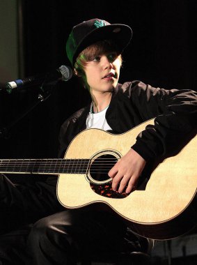 Justin Bieber Justin Bieber konser, Citadel Outlets, Los Angeles, Ca Aralık 14, 2009 ile Debut Album My World başlattı için bir kamu görünüm 