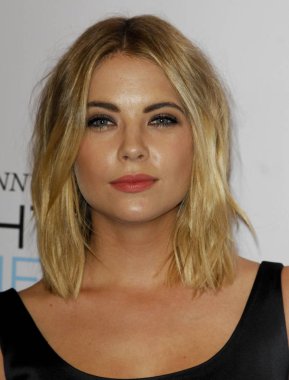 Ashley Benson 6 Yıllık Cömertlik Gecesi Için Gelenler Yardım Gala, Beverly Wilshire Four Seasons Hotel, Beverly Hills, Ca Aralık 5, 2014