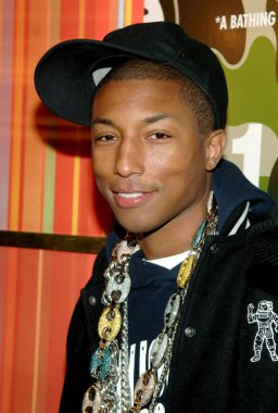 A Bathing Ape One Year Anniversary Party, Marquee gece kulübü, New York, Ny, Çarşamba, 25 Ocak 2006 için gelenler de Pharrell Williams. Fotoğraf: Brad Barket / Everett Koleksiyonu