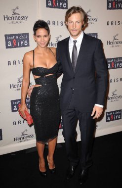 Halle Berry, Gabriel Aubry bir Çocuk Alive 6 Yıllık Black Ball Fundraiser, Hammerstein Ballroom, New York, Ny Ekim 15, 2009 tutun için gelenler. Fotoğraf: Kristin Callahan / Everett Koleksiyonu