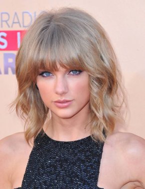 Taylor Swift 2015 iheartradio Müzik Ödülleri için gelenler - Bölüm 2, Shrine Auditorium ve Expo Hall, Los Angeles, Ca Mart 29, 2015. Fotoğraf: Dee Cercone /Everett Collection