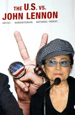 Yoko Ono, Yoko Ono, Regency Hotel, New York, Ny ile ABD vs. John Lennon Basın Konferansı basın toplantısında, Eylül 2006. Fotoğraf: Kristin Callahan / Everett Koleksiyonu