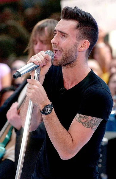 Adam Levine Maroon Escenario Para Nbc Today Show Concert Con — Foto de Stock
