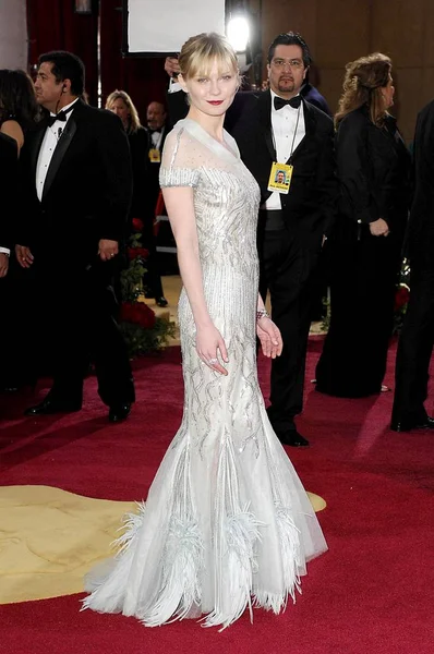 Kirsten Dunst Con Chanel Haute Couture Las Llegadas Para Oscars — Foto de Stock