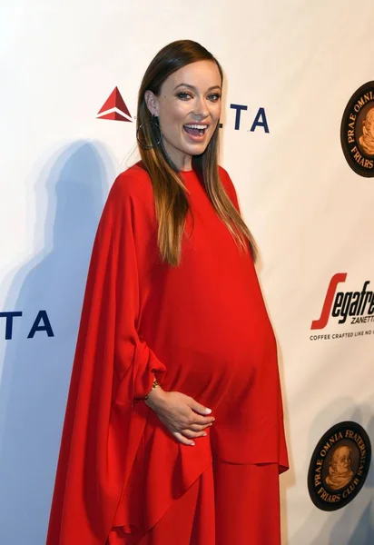 Olivia Wilde Wearing Valentino Dress Arrivals Friars Club Icon Award — Stock Photo, Image