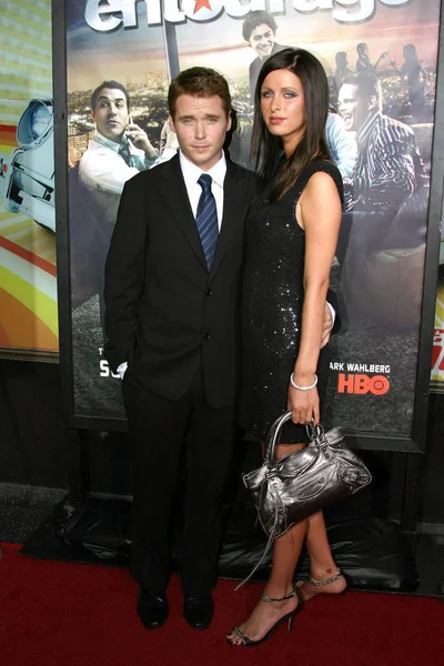 Kevin Connolly Nicky Hilton Carrying Balenciaga Bag Arrivals Hbo Premiere — Stock Photo, Image