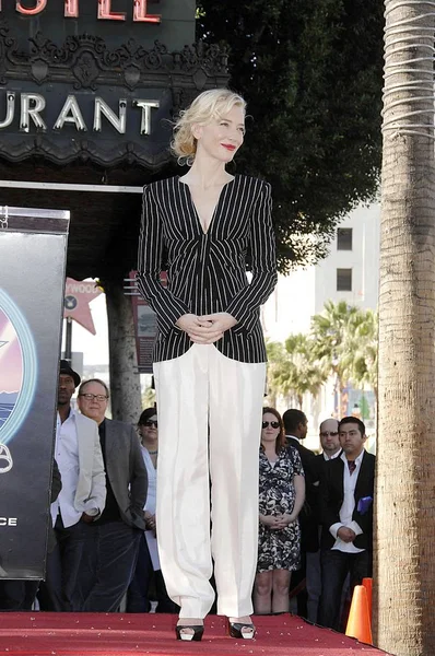 Кейт Бланшетт Костюме Армани Приве Церемонии Открытия Аллеи Славы Голливуде — стоковое фото