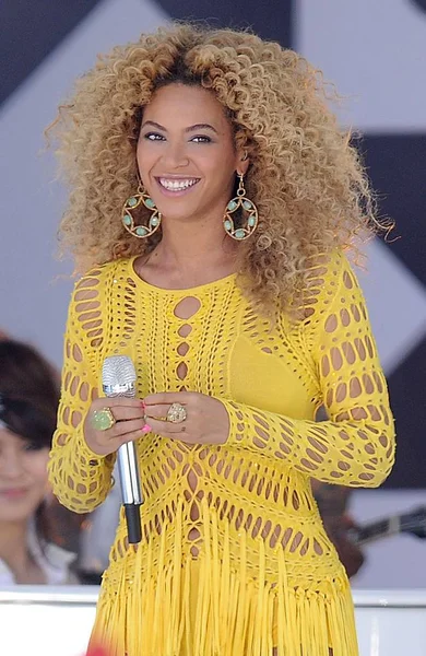 Beyonce Knowles Vestindo Vestido Julien Macdonald Palco Para Good Morning — Fotografia de Stock