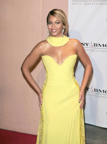 Beyonce Ved Ankomst Sony Bmg Music Entertainment Post Grammy Awards – stockfoto