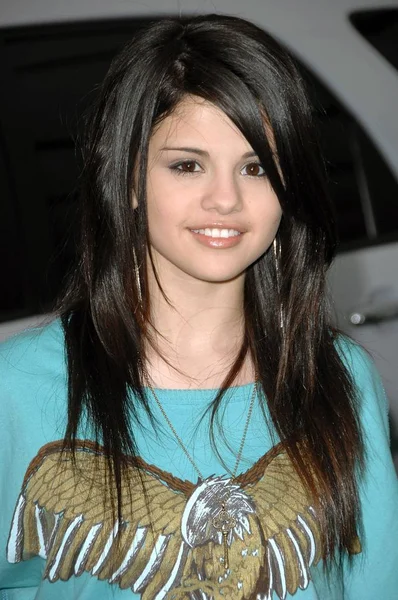 Selena Gomez Při Příjezdu Chevy Skalách Budoucí Ekologicky Šetrná Automobilová — Stock fotografie
