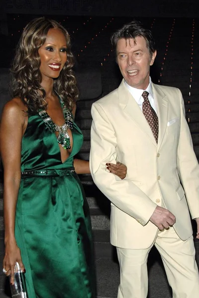 Iman David Bowie Vid Ankomst För Årliga Tribeca Film Festival — Stockfoto