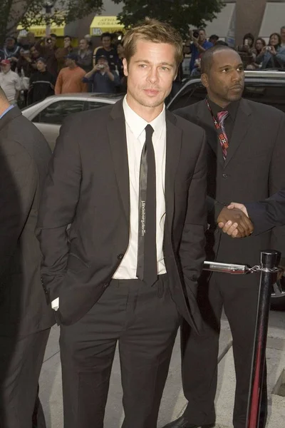 Brad Pitt Arrivals 2006 Onexone Gala Benefit Hosted Matt Damon — Stock Photo, Image