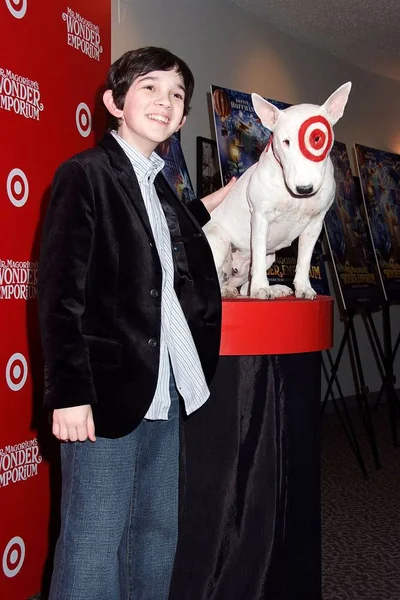 Zach Mills Bullseye Target Dog Bij Aankomst Voor New York — Stockfoto