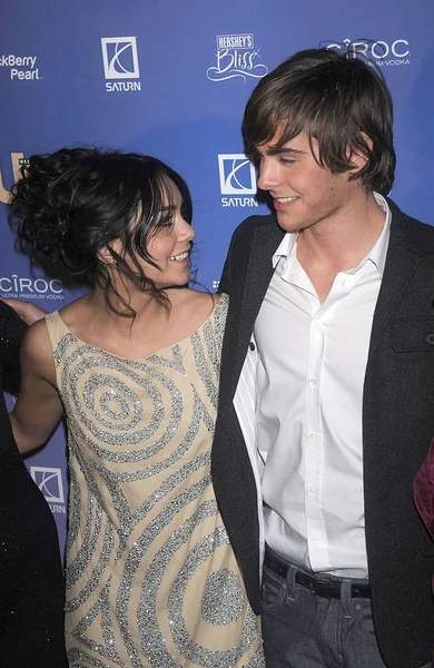 Vanessa Hudgens Zac Efron Arrivals Weekly Hot Hollywood Party Skylight — Stock Photo, Image